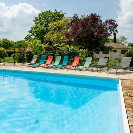 House For 13 People Heated Pool Bocce Court