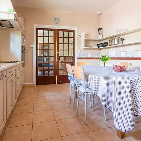 House For 13 People Heated Pool Bocce Court * Haimps