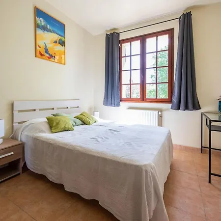 Villa Maison 15p Piscine Chauffe Terrain De Petanque