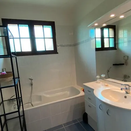 Maison 13p Piscine Chauffee Terrain De Petanque Haimps