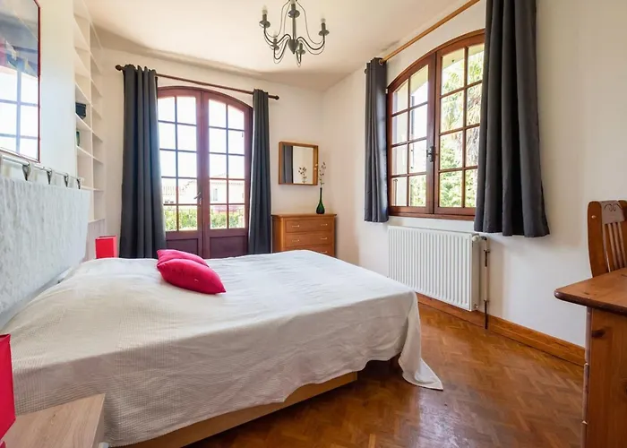 Maison 15p Piscine Chauffe Terrain De Petanque Haimps