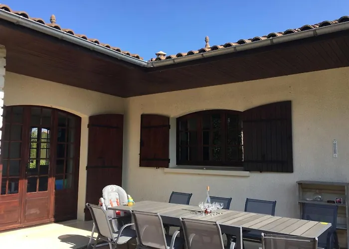 Вилла Maison 15p Piscine Chauffe Terrain De Petanque *