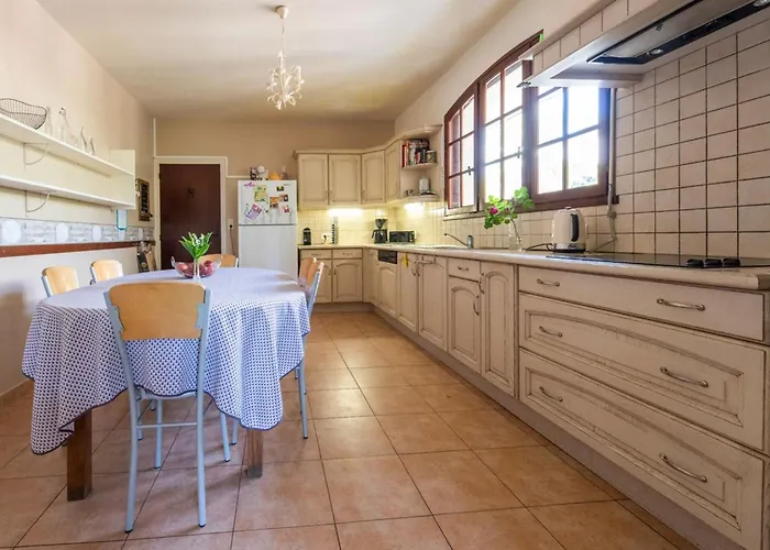 Вилла Maison 15p Piscine Chauffe Terrain De Petanque Haimps