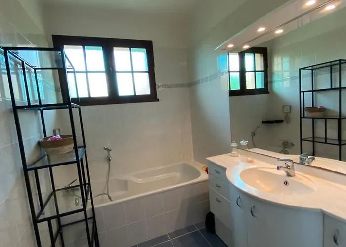 Maison 15p Piscine Chauffe Terrain De Petanque Haimps